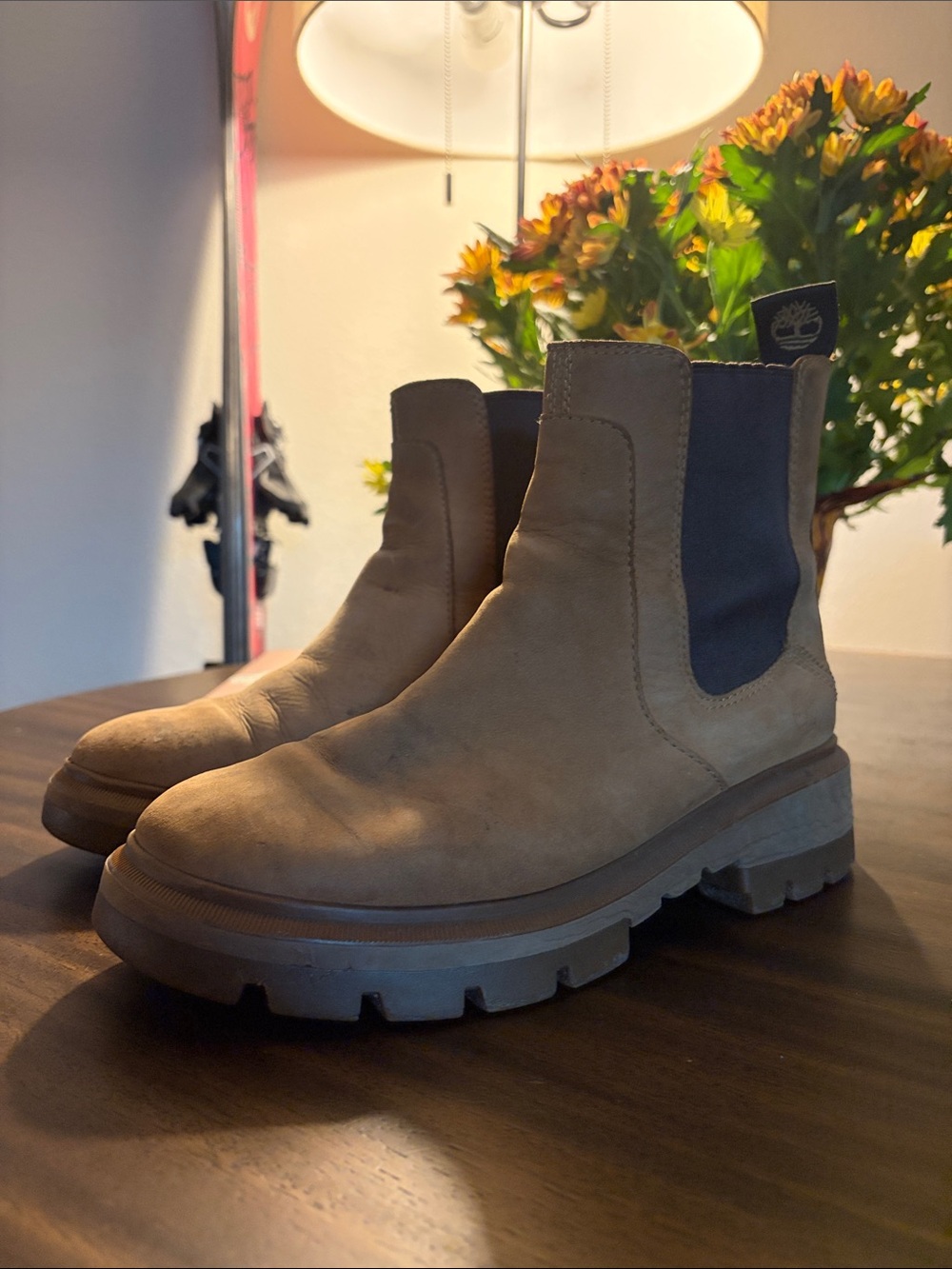 Timberland women’s Brown Chukka Chelsea Boots with Black Elastic
